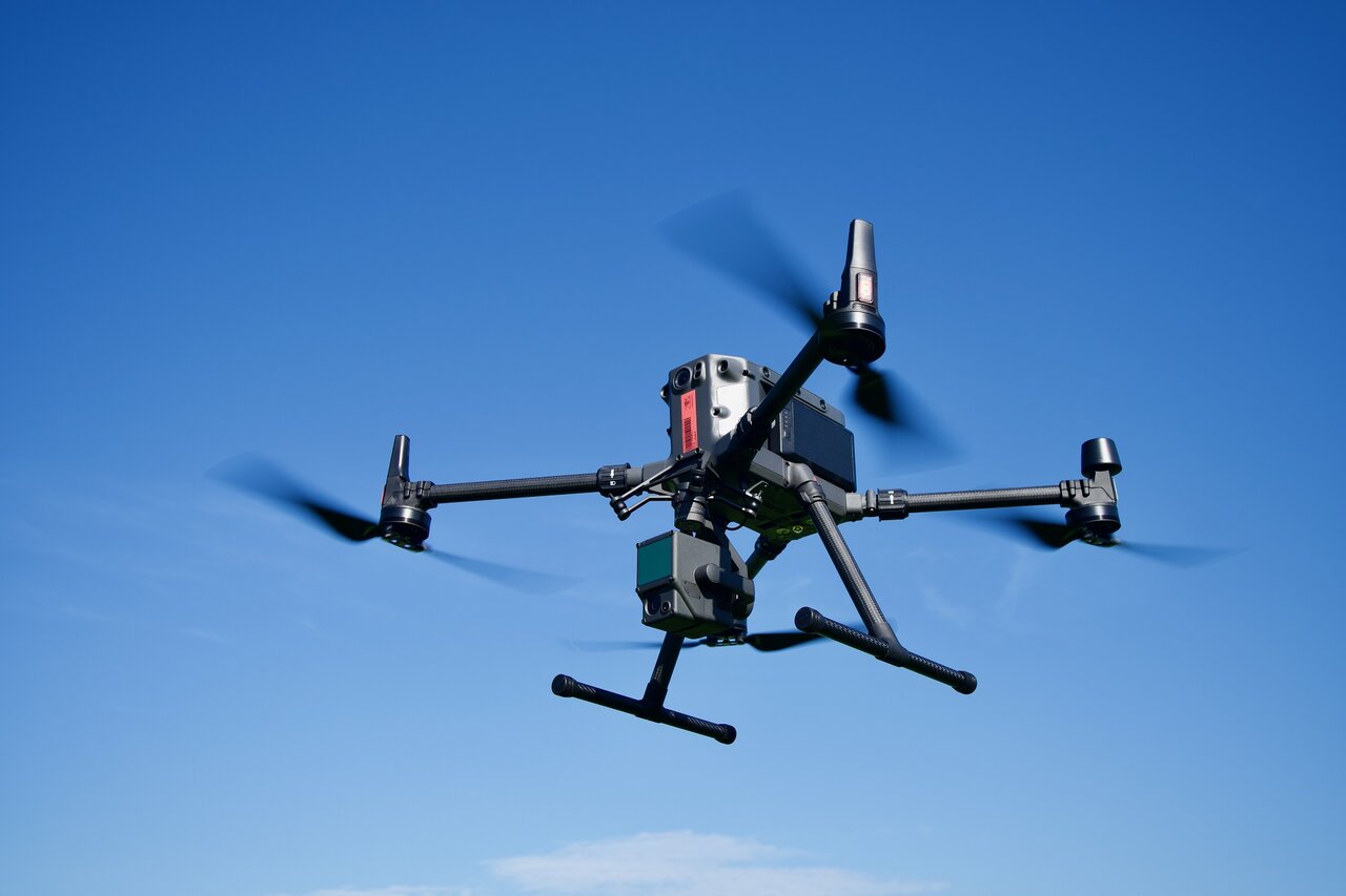 Drohne Matrice M300 RTK von DJI im Flug